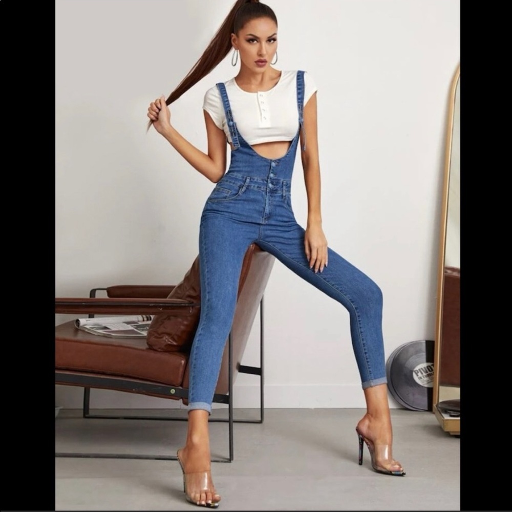 NWT suspender denim overalls with stretch, capris